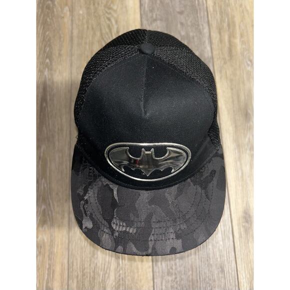 Batman Truckers Hat Cap Black Camo Chrome Bat Symbol Snapback Adjustable OSFM - Picture 2 of 9